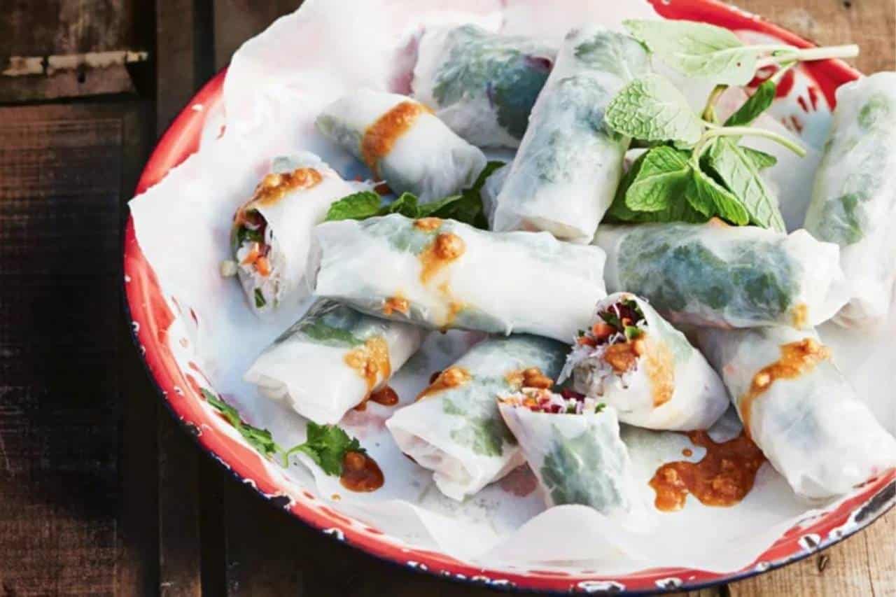 Recipe: Chicken Rice Paper Rolls